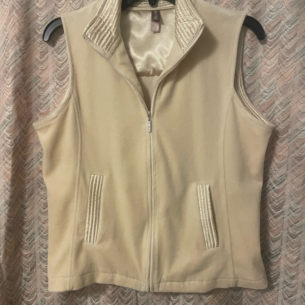 White Stag Cream Sleeveless Zip-Front Vest Size S 4-6 - Picture 2 of 10